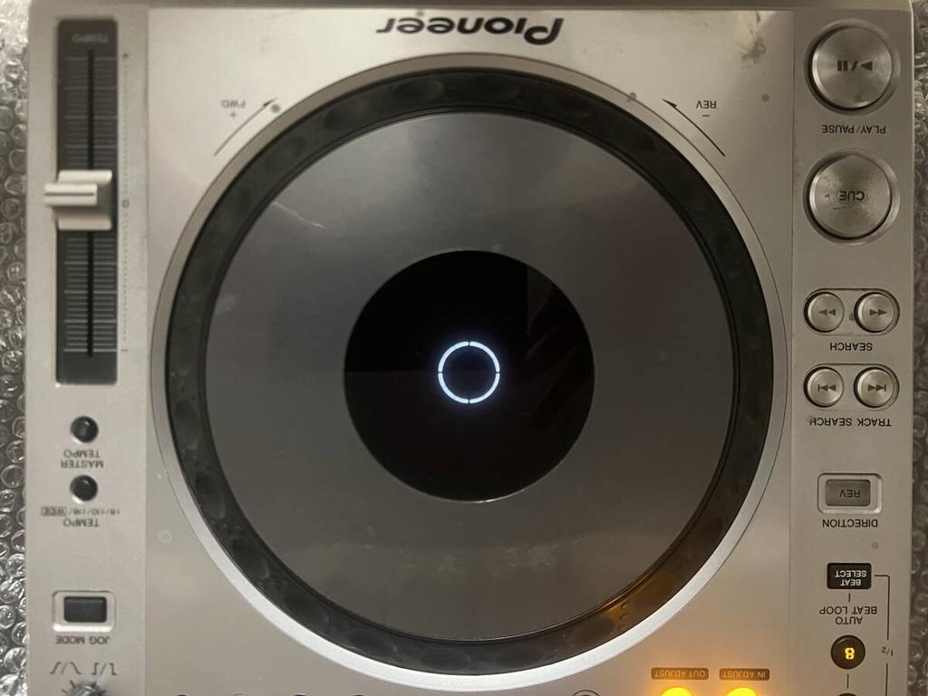 [UŻYWANY] Pioneer Srebrny Odtwarzalny przez USB Pioneer CDJ-850