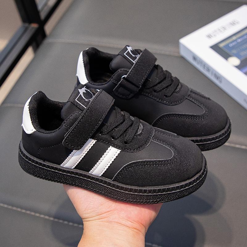 Mode Lätta Barn Skateskor Nya Vår Pojkar Halkfria Sportskor Andningsbara Tränings Löpning Mode Sneakers