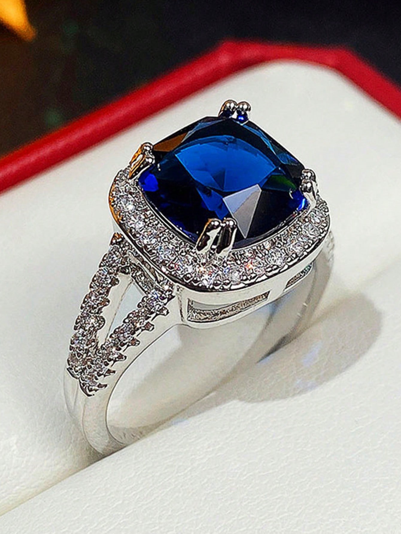 European and American fashionable women s simple and atmospheric wedding ring, personalized and creative sapphire high-end ring 6 синий