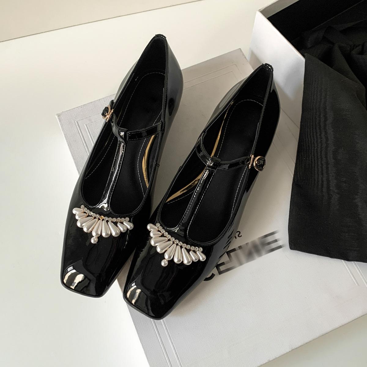 

Fashion Shoes for Women Fashion Designer Women Sandal Patent Leather Mary Jane Shoes Shallow Mouth Flats Loafers Sandals Sandalias Mujer 40