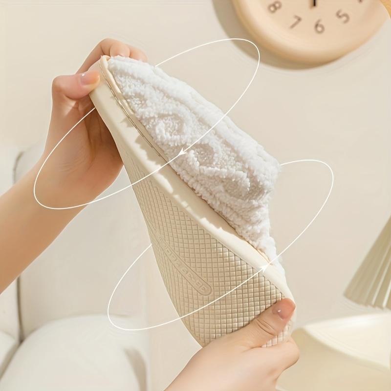 Plüsch-Winterslipper mit niedlichem Bärenmuster in kleinerer Größe, gemütliche und warme Slip-On-Hausschuhe, bequeme Hausschuhe für zu Hause und Schlafzimmer