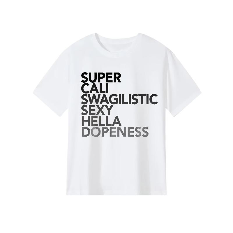 

Мужская смешная футболка с надписью - Super Cali Swaglicious Hella Doppeness Смелая белая печать на черном, Всесезонный комфорт, Круглый вырез, Повседневная и для спортзала S белый