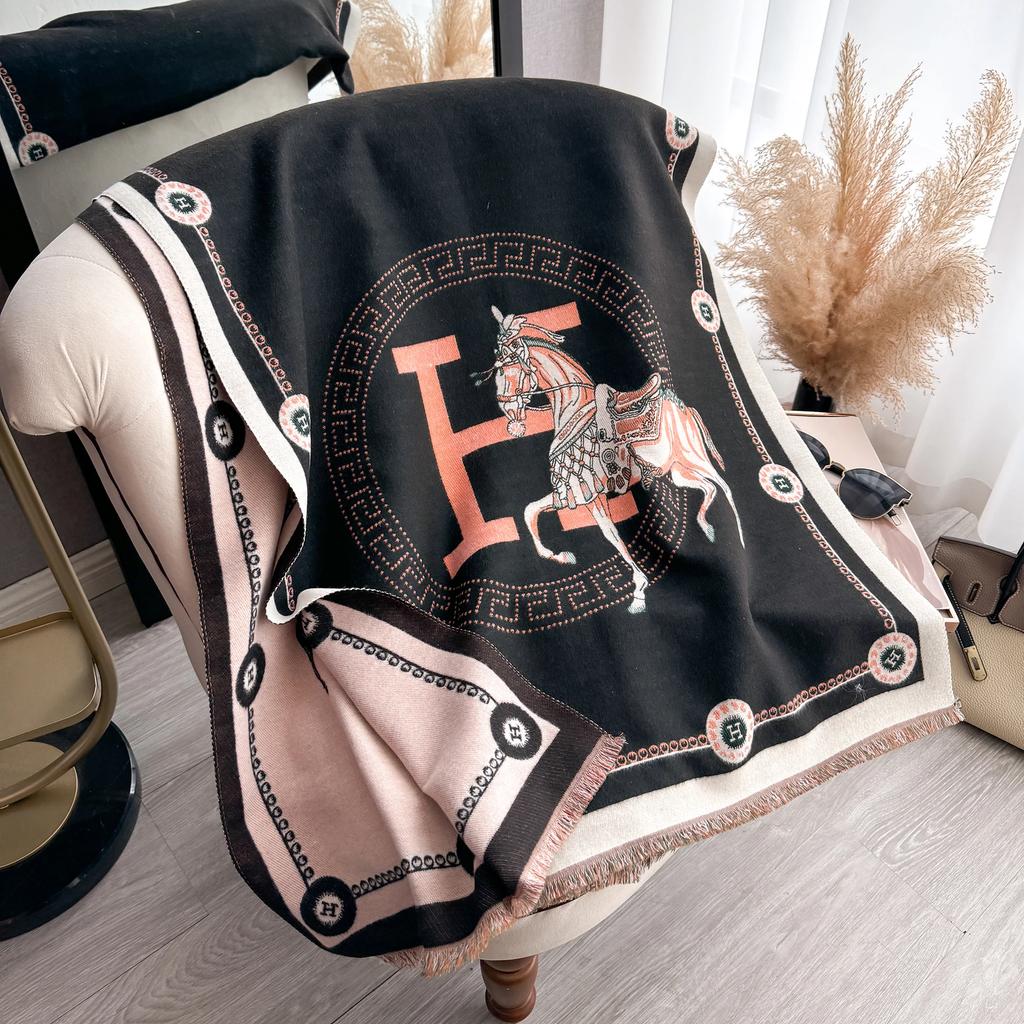 Luxury Winter Cashmere Scarf Women 2025 Design Warm Pashmina Blanket Poncho Scarves Female Carriage Shawl Thick Foulard Bufanda
