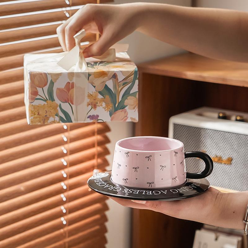 

Оригинальная ретро кофейная чашка, ароматная чашка-бант и блюдце подарочный набор, керамическая, корейская, маленькая, высокая ценность. 250ml