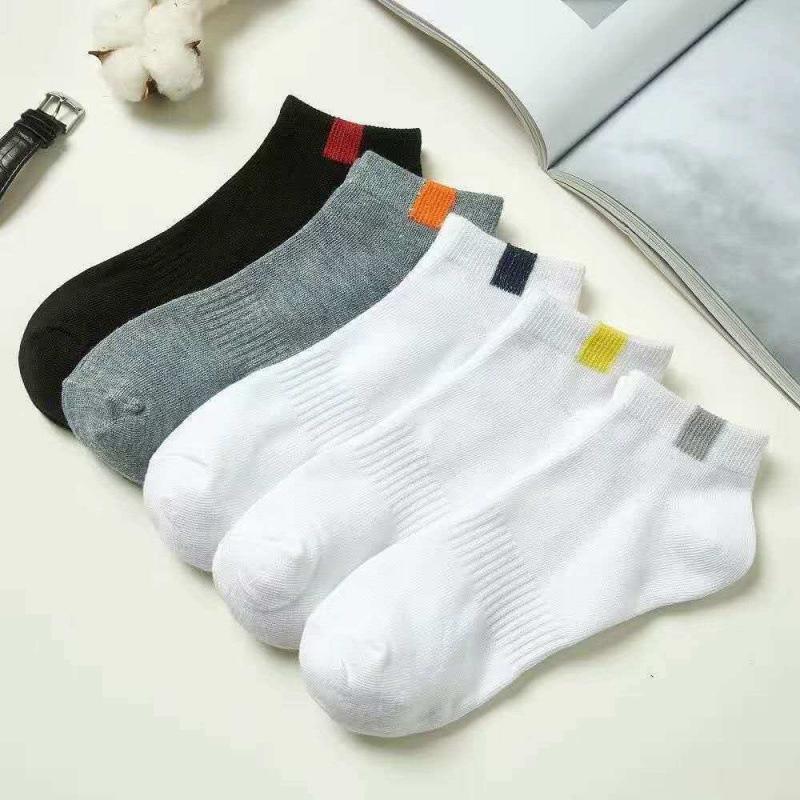 BMW Socks for men and women, spring and summer short socks, men's anti-odor and sweat-absorbent white socks, short socks for women