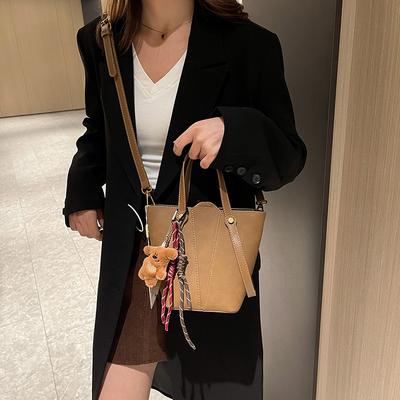 Hand Carrying Bucket Bag At Work 2025 New Korean Texture Versatile Portable Women's Bag Commuter Messenger Shoulder Bag
