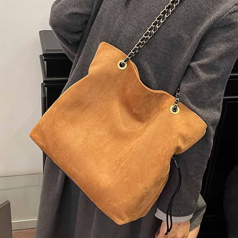 Bag Women's Retro Autumn and Winter Suede Chain Drawstring Tote Bag Trendy Fashion Commuter Bag Simple Crossbody Bag