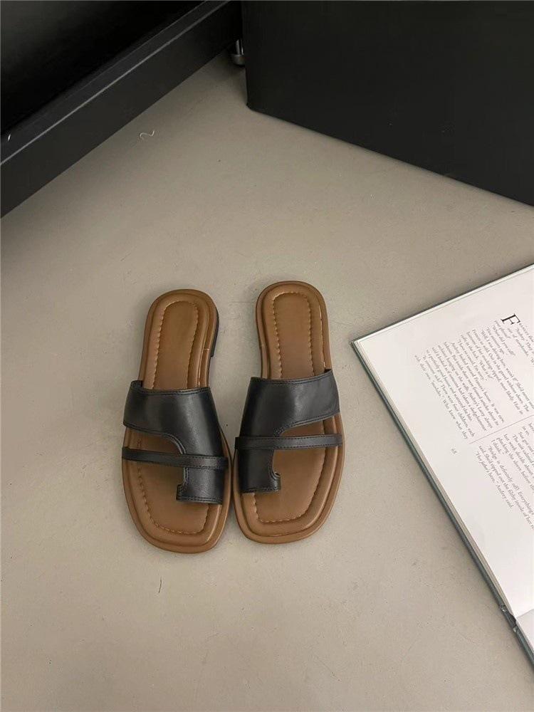 Set of toe slippers women's shoes 2025 new summer Korean version retro simple with skirt one pedal Roman sandals
