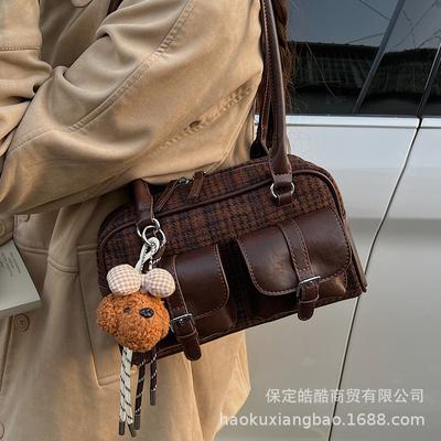 Large Capacity Bag Women's Autumn and Winter 2025 New Woolen Retro Shoulder Armpit Bag Casual Work Commuter Pillow Bag