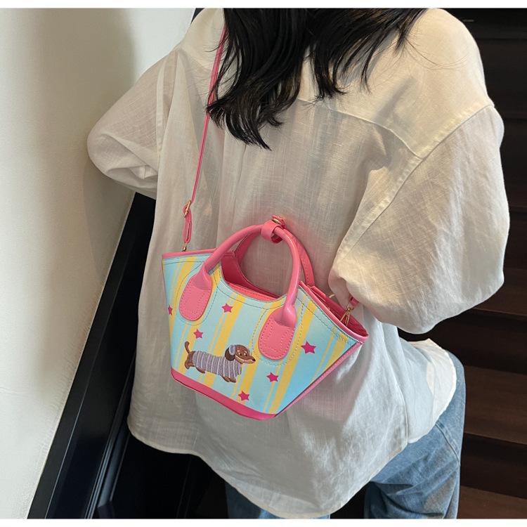 

Korean Niche Design Women s Crossbody Shoulder Bag: Cartoon Puppy Bucket Style (2025) One Size розовый