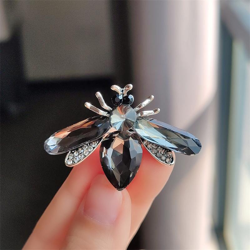 

Креативная милая брошь в виде пчелы, модное хрустальное насекомое, стразы, корсаж, женское пальто, костюм, аксессуары, булавка, винтажная эмалевая брошь в виде животного