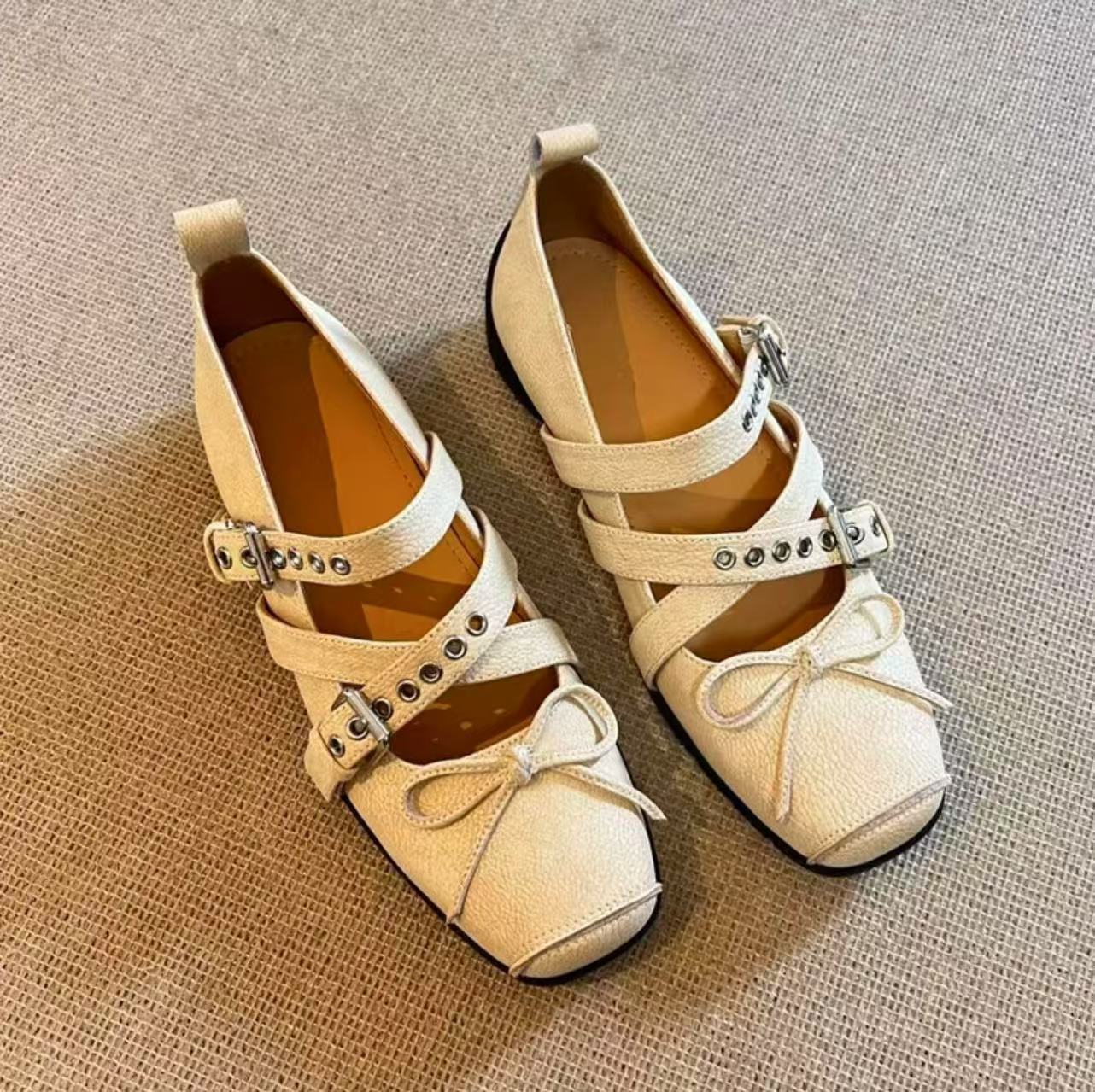 

Резиновая подошва нишевый дизайн перекрестный ремешок квадратный носок одинарная обувь женская весна новая коровья кожа модный бант легкий вырез низкий 35