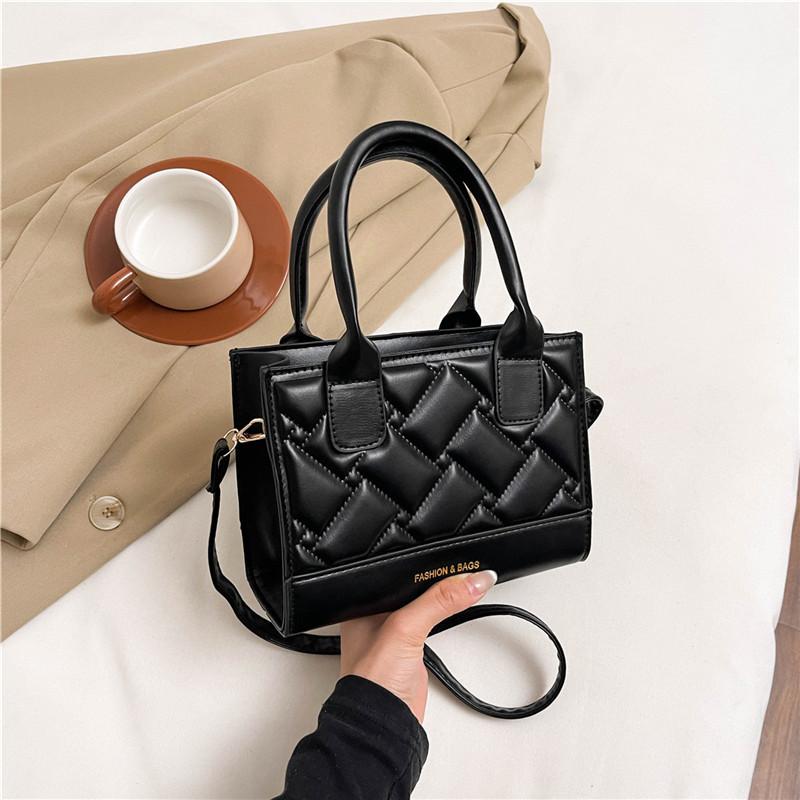 Hot-selling PU handbag bag women's new trend diamond square bag high value single shoulder messenger bag popular