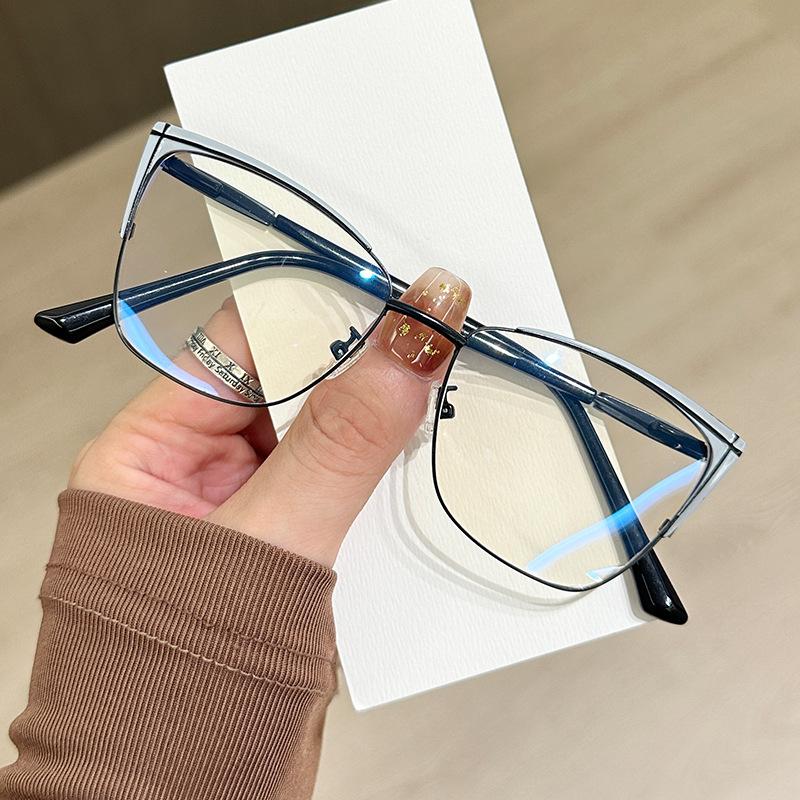 Cat Eye Glasses for Women Design Trendy Metal Anti Blue Light Glasses Blue Light Blocking Eyewear Computer Optical Spectacle