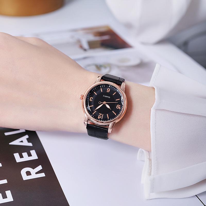 Women's Crocodile Pattern Leather Quartz Watch with Inner Shadow Numerals
