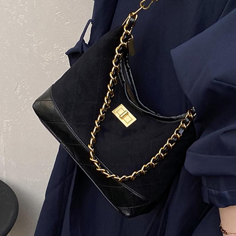 Korean Version of Niche Fashion Messenger Bag Women's 2025 Autumn New Diamond Chain High Value Casual Small Square Bag