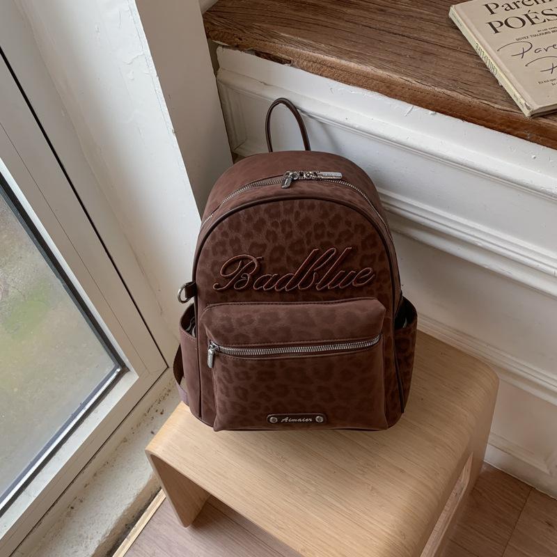 Schoolbag Korean cute female 1011 spring college student class schoolbag large capacity simple commuter backpack backpack
