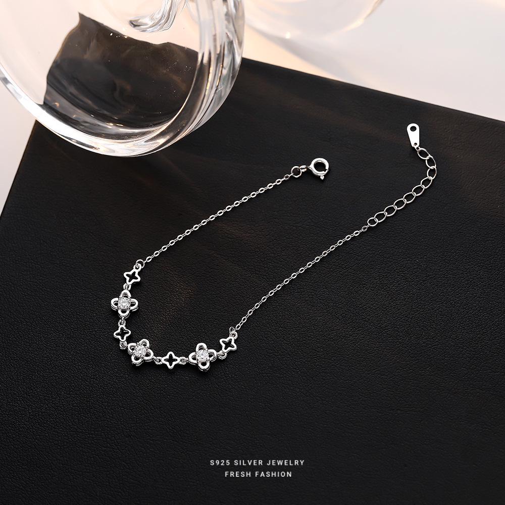 

S925 Sterling Silver Zircon Four-Leaf Clover Bracelet - Elegant Starlight Design 925 Silver