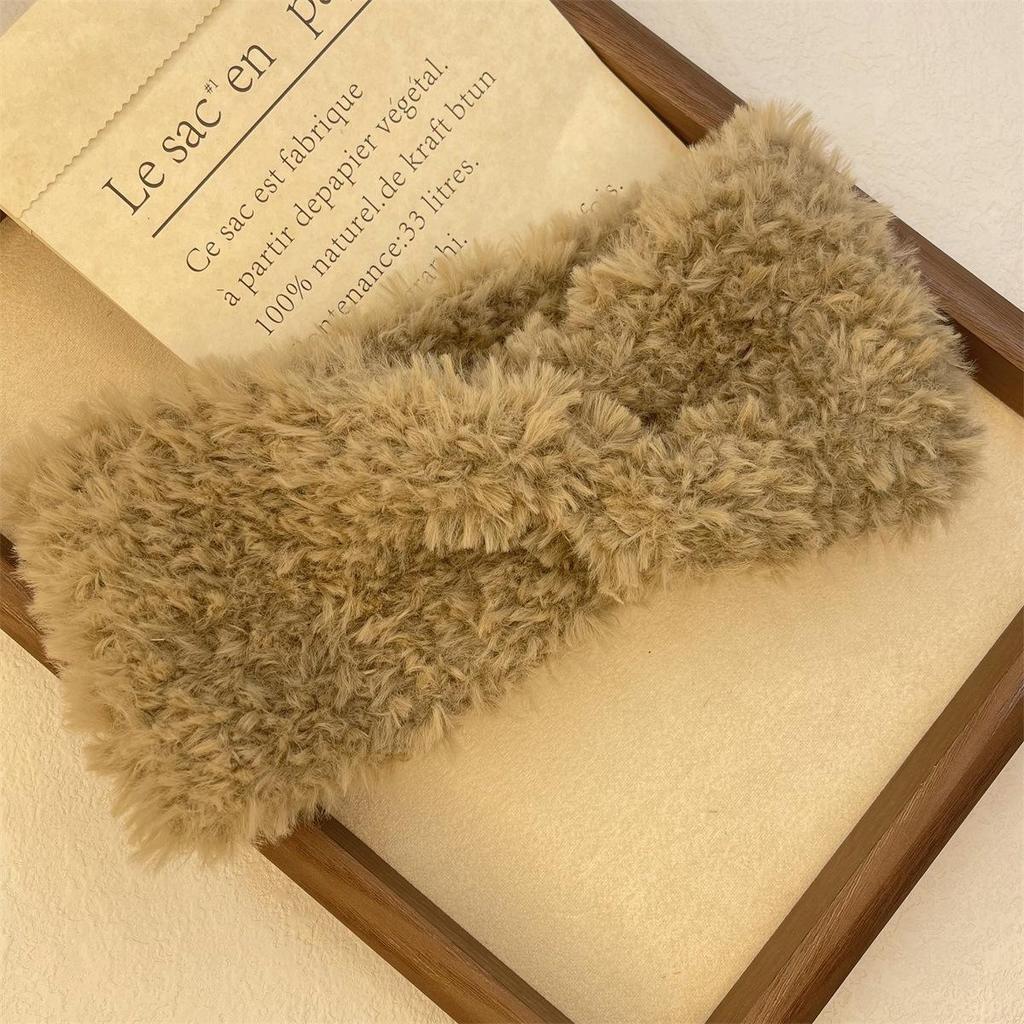 Women's Winter Plush Retro Elastic Headband with Earmuffs - Thick, Warm, Cold-Proof Fashion Accessory