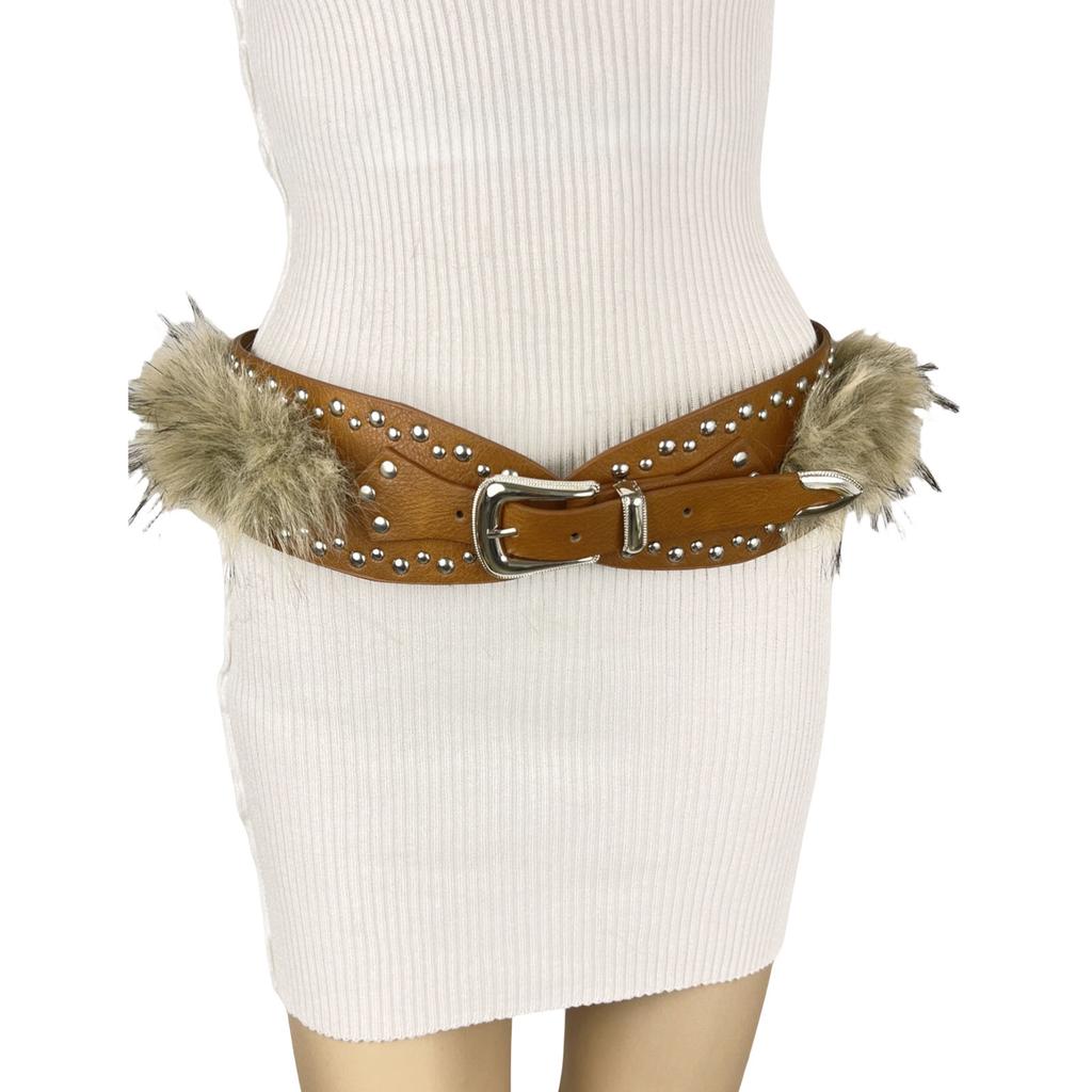 Cós Elegante para Mulheres de Pelúcia Luxuosa Cor Maillard Cinto Retro Estiloso Punk com Tachas