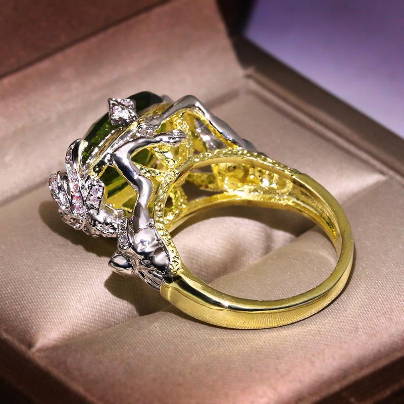 Luxurious Women's Silver Ring with Mermaid Green Zircon
