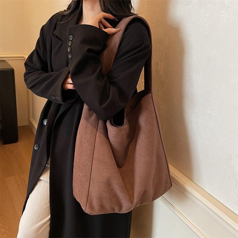 Large-capacity Commuter Bag Women's 2025 Autumn New Fashion Retro Simple Casual Personalized Underarm Tote Shoulder Bag
