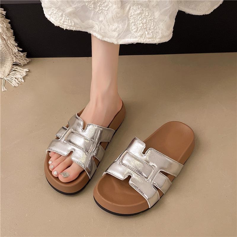 2025 Summer Slippers Fashionable Women's Platform New Comfortable Slippers Cool Outside Wear Leather Casual Vacation Beach Shoes