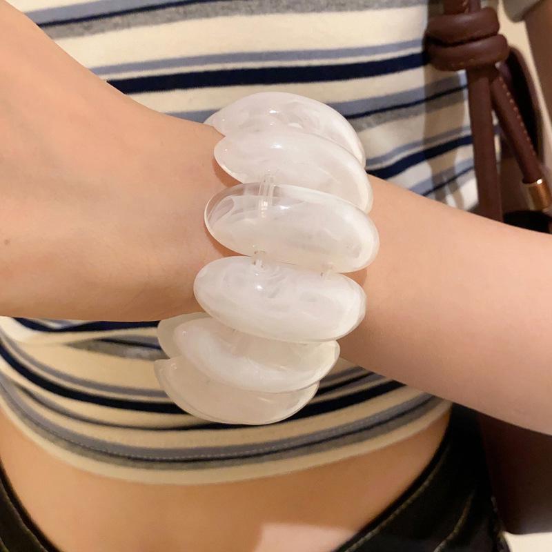 Irisierendes Vintage Acryl Ovales Stretch-Armband: Hochwertiger, vielseitiger Modeschmuck für Damen