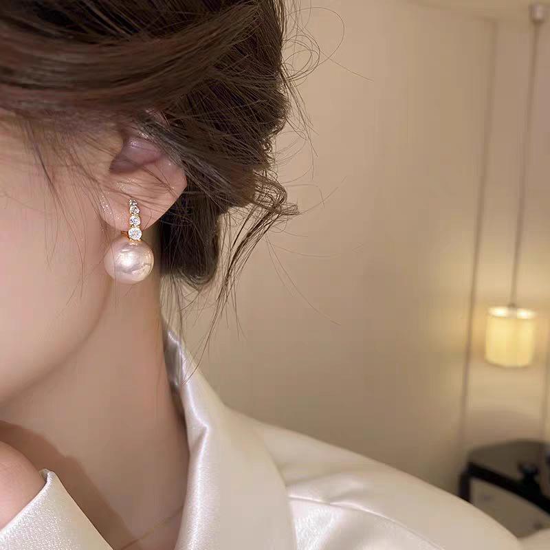 Elegant Pink Faux Pearl Earrings for Women – Trendy French Design with High-End Luxury Appeal