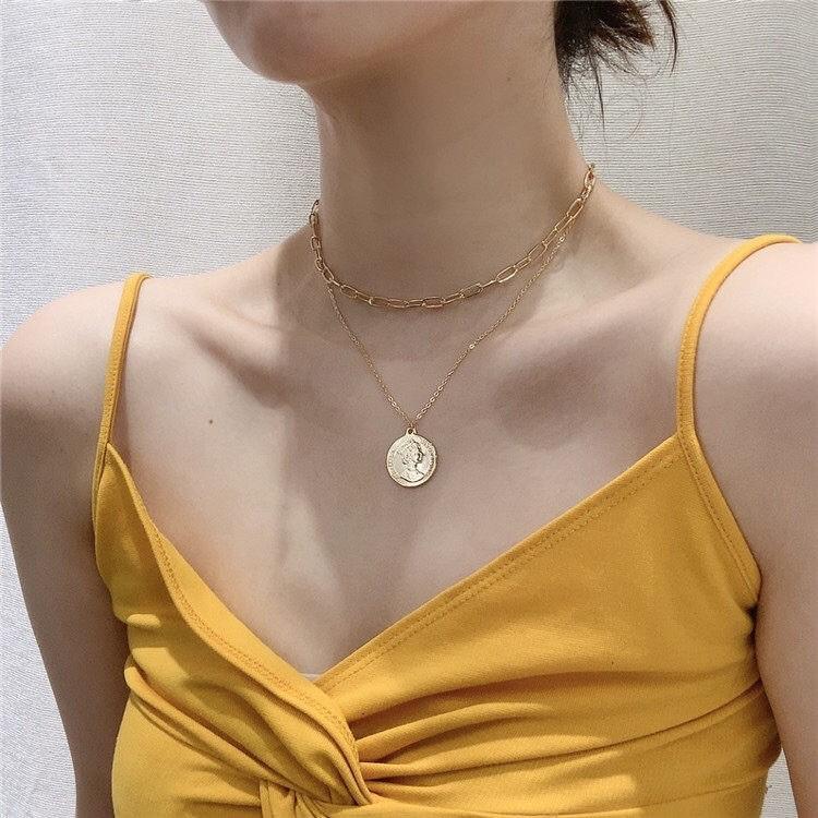 Influencer Chic Gold Multi-Layer Coin Necklace: Versatile Clavicle Choker with Detachable Luxury