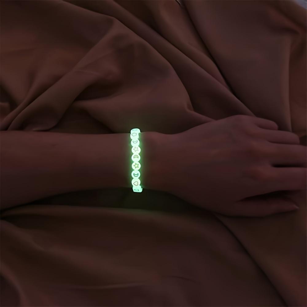 100/300/500/1000pcs Luminescent Acrylic 7mm Letter Beads A-Z Glow In the Dark with Loose Spacing Beads for DIY Necklace, Bracelet, and Jewelry Making