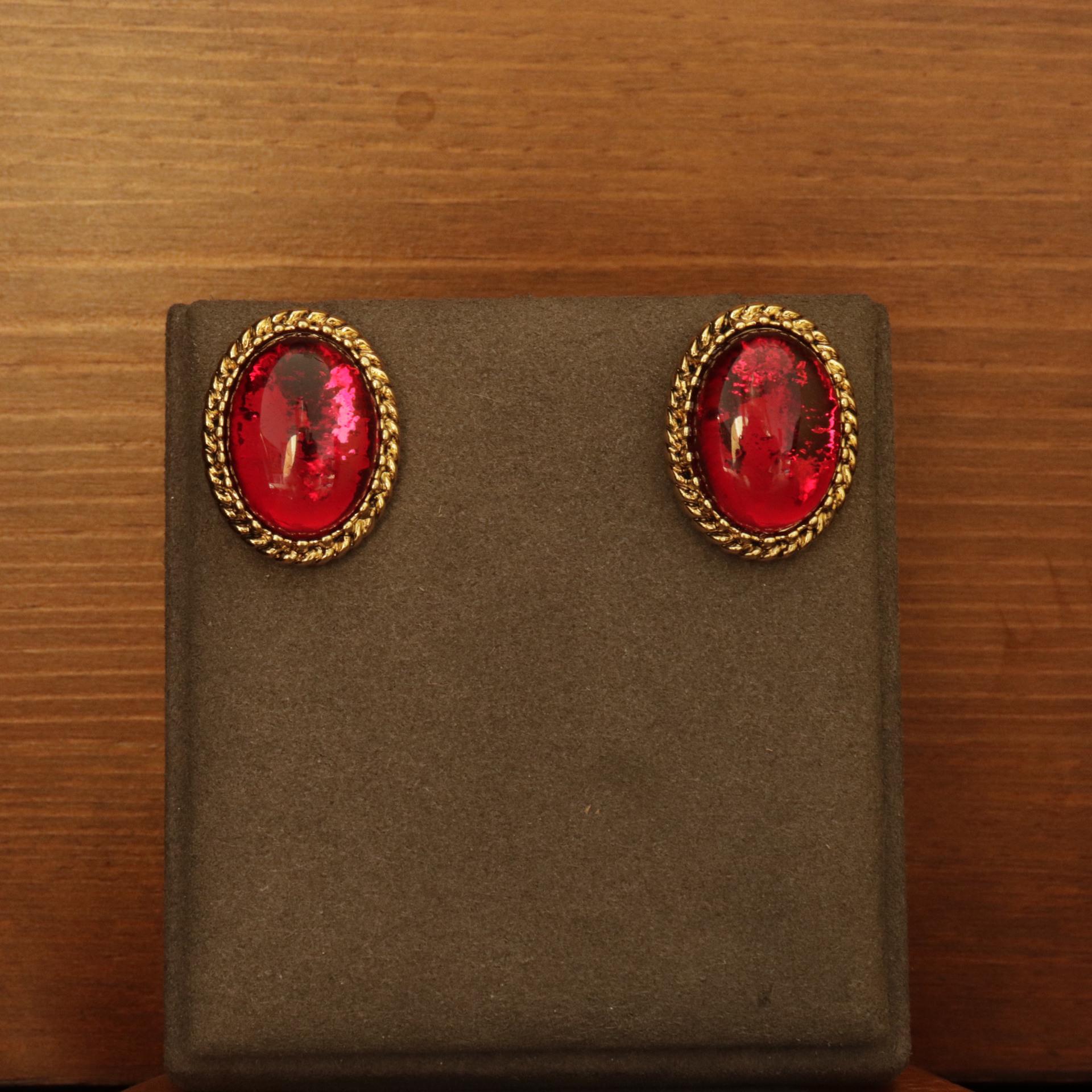 French Retro Twisted Oval Glass Lace Stud Earrings & Red Necklace Set - Light Luxury Jewelry