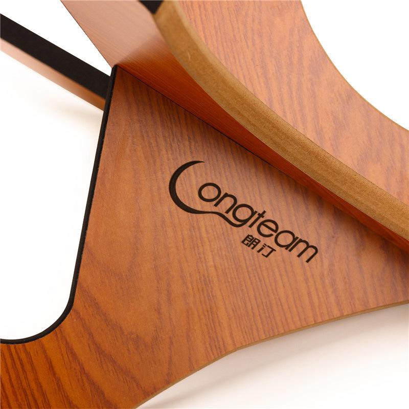 Hölzerner, abnehmbarer Gitarrenständer im Volkskunststil für Klassische Gitarren