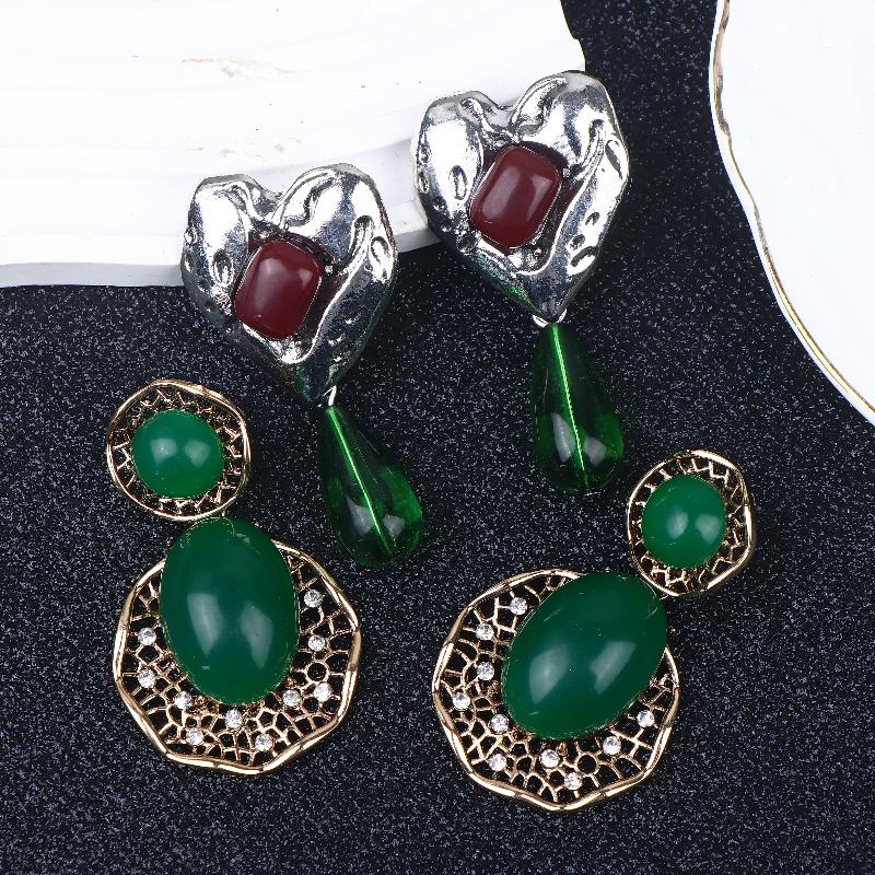 Vintage Emerald Green Teardrop Pendant Unique Drop Earrings Statement Heart-Shaped Earrings Retro Women'S Jewelry Gift