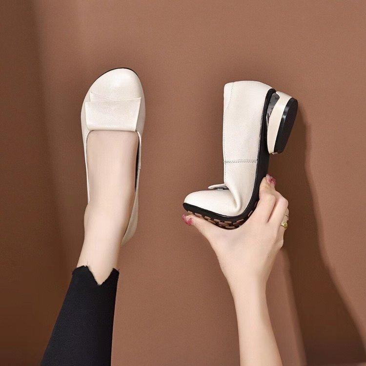 2024 Spring and Autumn New Shallow Mouth Single Shoes Women's Soft-soled Mom Soft Leather Women's Flat-soled Non-slip Small Leather Shoes Round Head D