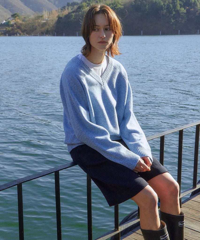 STEP AROUND Cashmere Reglan V Neck Knit_Soft Blue