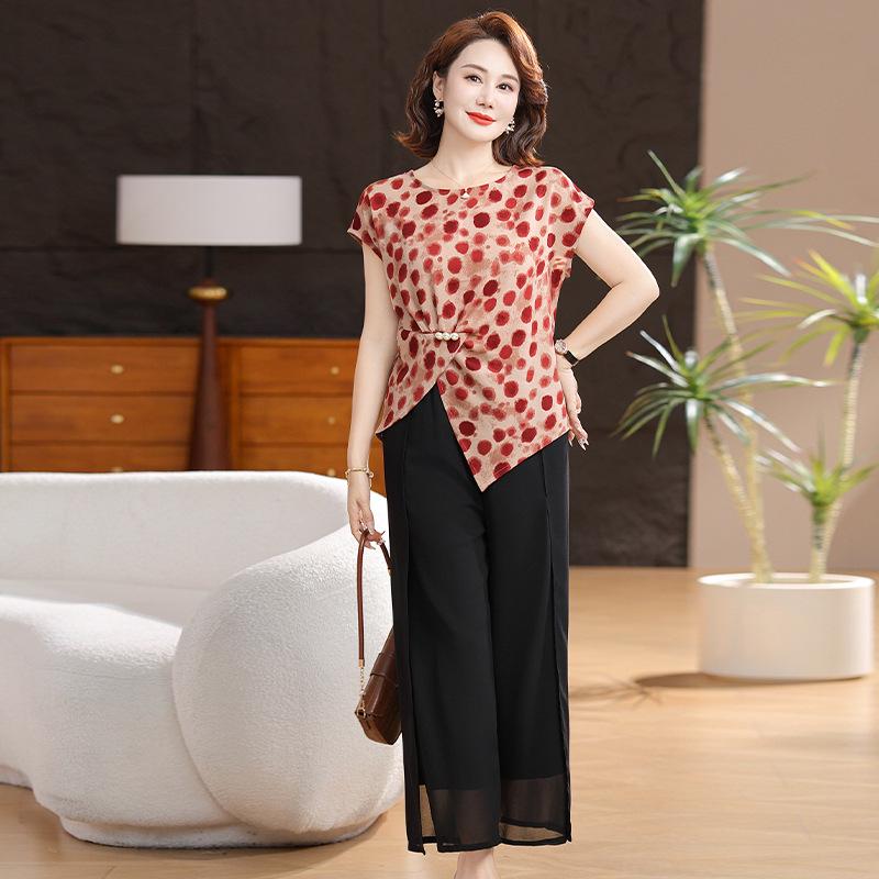 Summer Clothing Set 2026: Stylish Short-Sleeved Top & Fashionable Two-Piece for Young and Middle-Aged Women