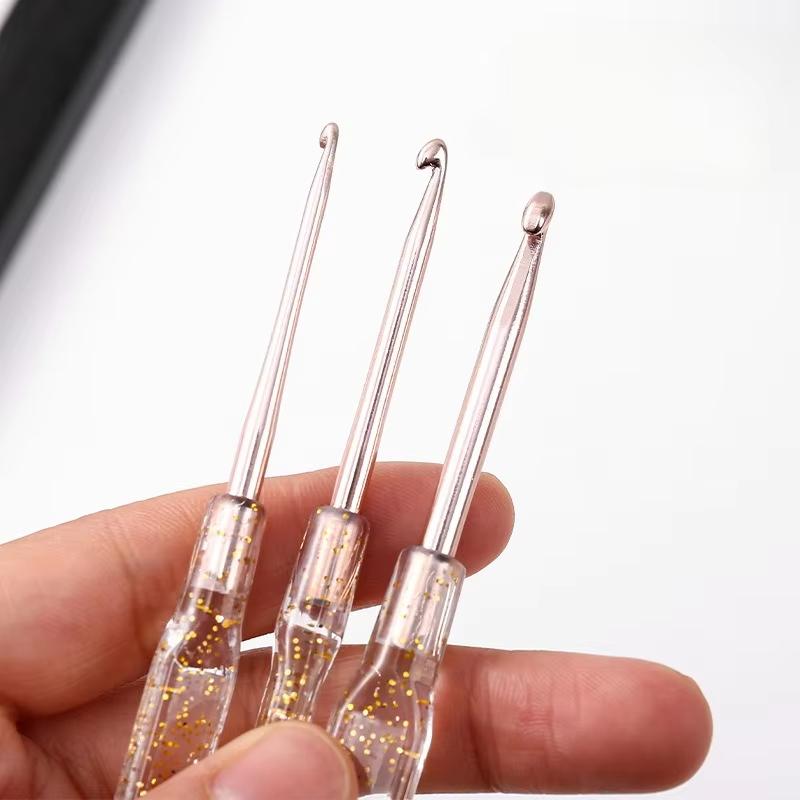 7 PCS Aluminum Crochet Hooks Set (2.0-5.0mm) with Colorful Clear Handles for Yarn Knitting DIY Hats Scarves Amigurumi Crafts
