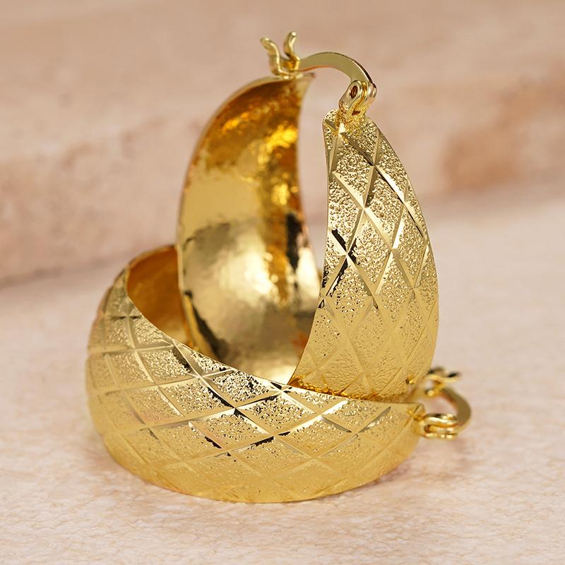 Huitan Luxury Gold Color Big Metal Round Circle Statement Earrings For Women Wedding Party Daily Elegant Accessories Jewelry