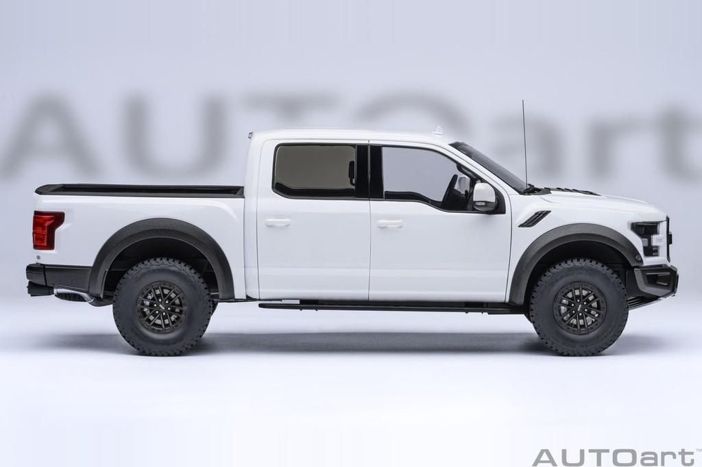 AUTOart Ford Raptor Supercrew 2019 Finished Model Kit 72946 1/18 F-150 (White)