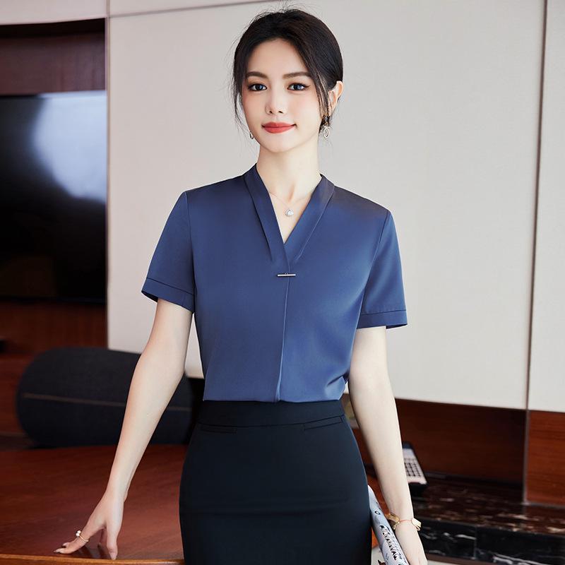 Dámská saténová halenka s krátkým rukávem a výstřihem do V: Pracovní košile odolná proti pomačkání, Slim Fit, Profesionální bílá, na léto