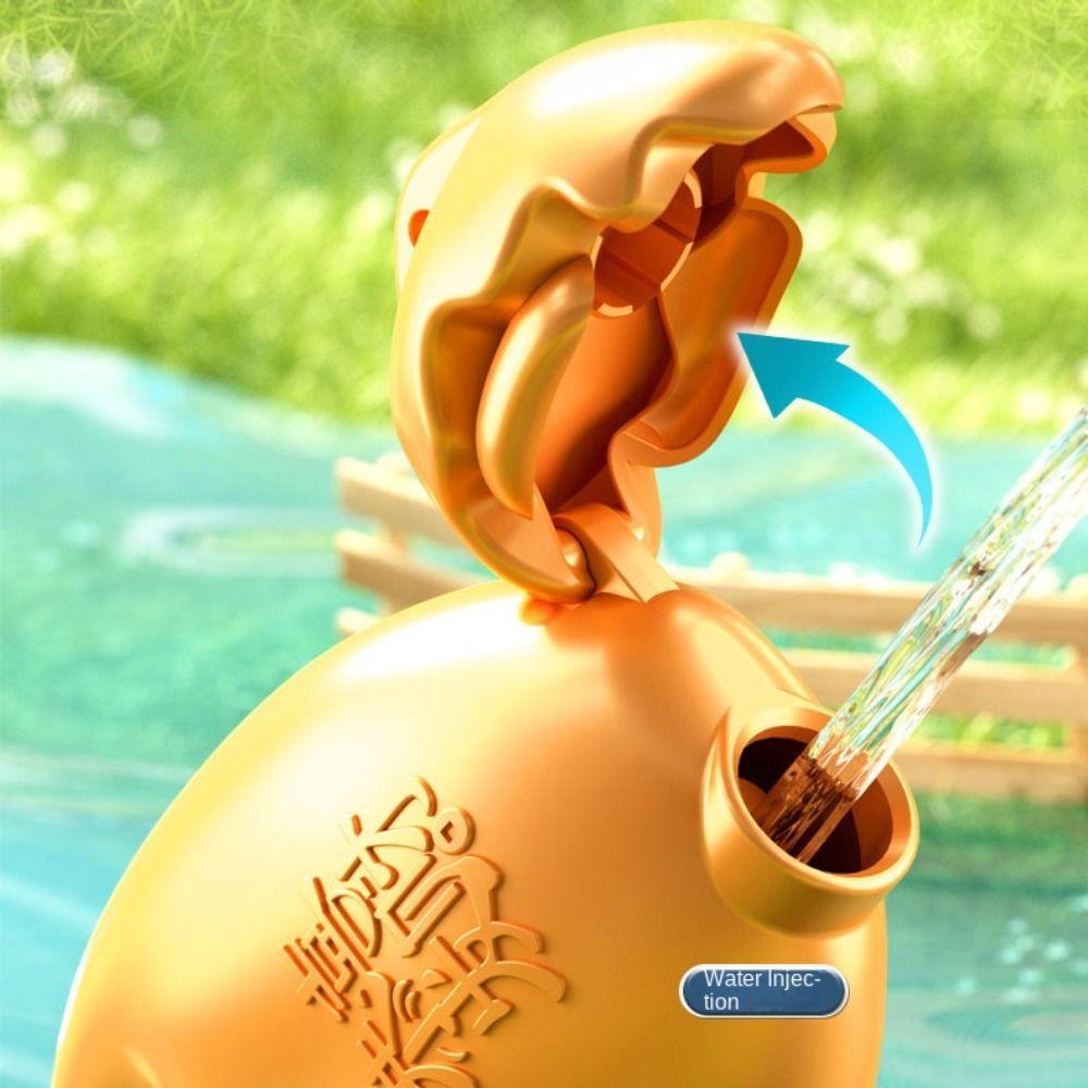 Crab Claw Shape Water Soaker Toys Splashing Spray Water-Sprinkling Toy  Kids Beach Games