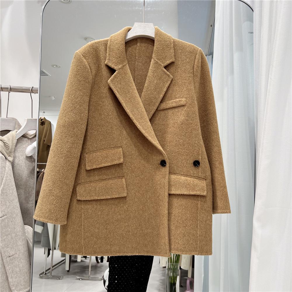 Elegante Cappotto Corto Bicolore in Cashmere Grigio - Stile Suit di Nicchia Autunno 2024 Donna