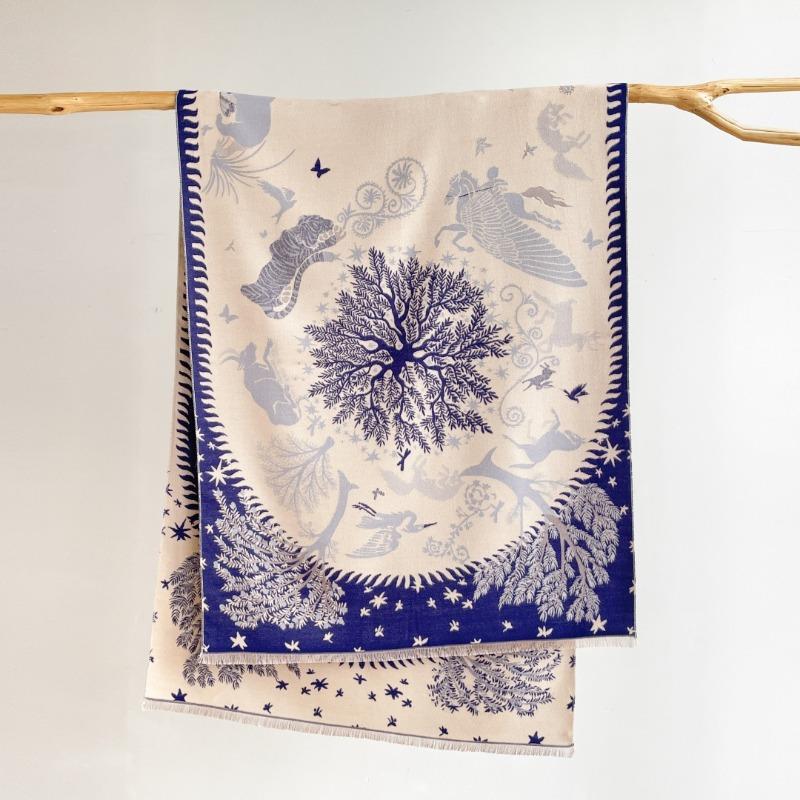 Autumn and winter travel photo outside with high-end shawl women's blanket scarf dual-purpose office blanket imitation cashmere scarf