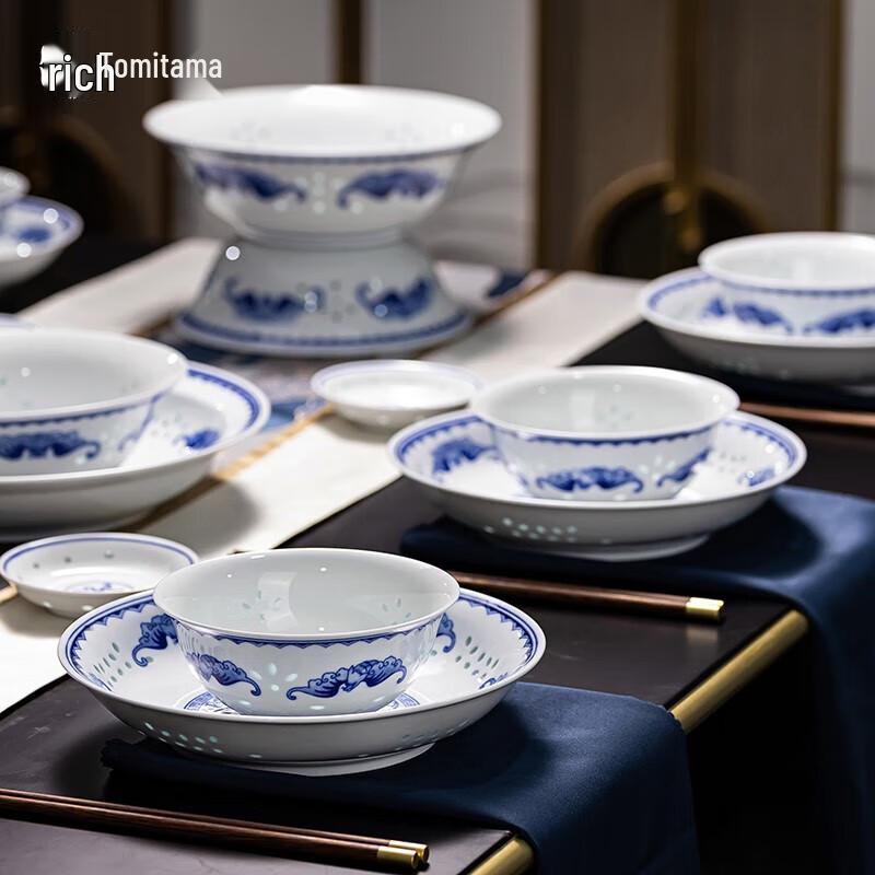 Цзиндэчжэньский фарфоровый столовый сервиз «Фуюй» в сине-белой гамме