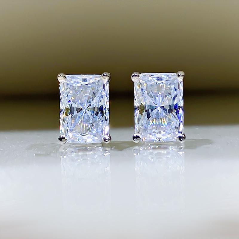

Hui Zhi Yi 2023 Серебро S925 Имитация 1-каратных белых бриллиантов высокой чистоты прямоугольные серьги-пусеты 925 Silver