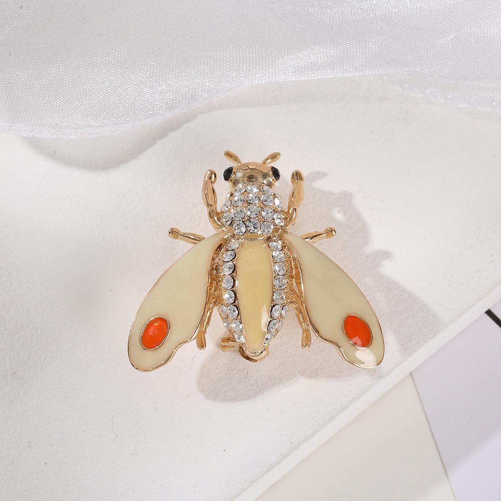 Bee-Style Pearl & Rhinestone Brooch – Elegant Women's Pin & Corsage Accessory