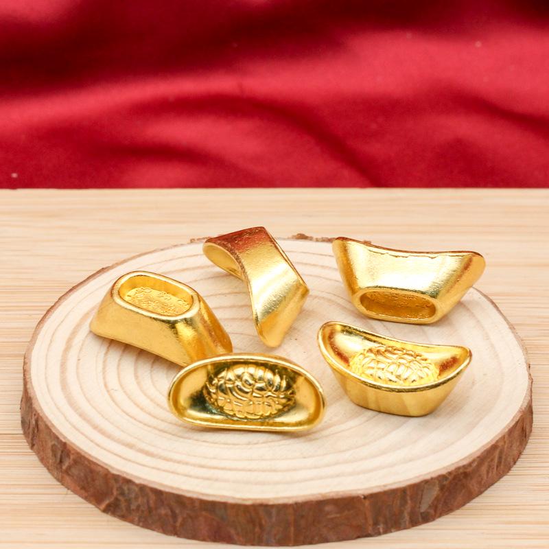 Handcrafted Mini Gold Alloy Ingots: Creative Decorative Cylinder Ornaments for Office