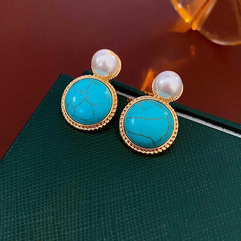 Retro Small Stone & Imitation Pearl Silver Stud Earrings - Fashionable, High-End, Simple Design for Women