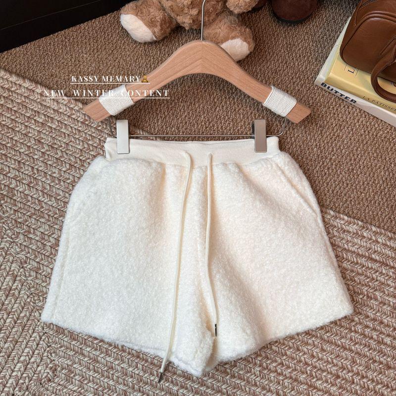 2025 Herbst/Winter Koreanischer Stil Lammwolle High-Waist Schlankmachende Weitbeinige Shorts für Damen